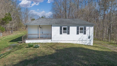 7540 Damon Road front b