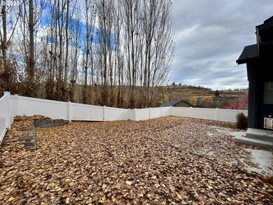 2601 Ericksen Way, the Dalles, OR 97058 - photo 4