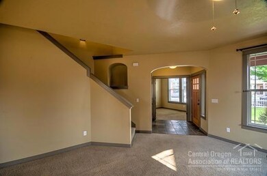 2909 SW Obsidian Ln, Redmond, OR 97756 - photo 4