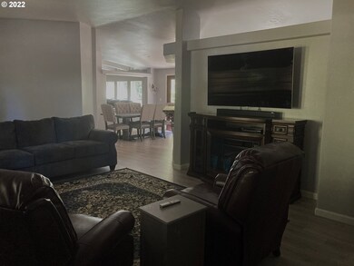 Living Room/Dining Room