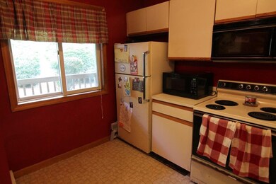 69 Manor Rd unit 2, Lincoln, NH 03251 - photo 3