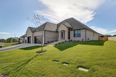 1525 Marlowe Ave, Springfield, MO 65802 - photo 2