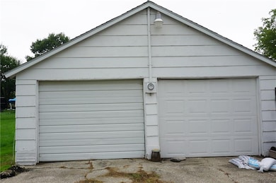 325 E Clay St, Osceola, IA 50213 - photo 5