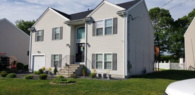 1060 Laurel St, Fall River, MA 02721 - photo 4