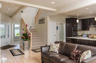 5500 Grand Teton Loop-large-020-Living R
