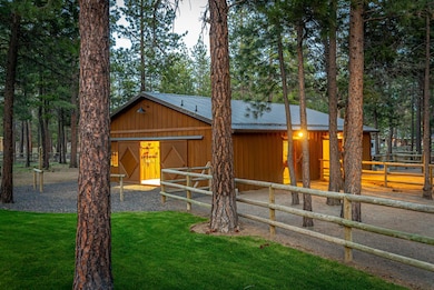 69255 CROOKED HORSESHOE RD, SISTERS, OR