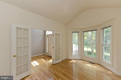 6822 Moly Dr, Falls Church, VA 22046 - photo 5