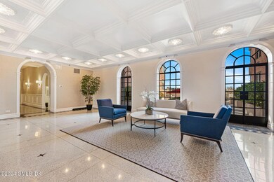 46-web-or-mls-40-w-elm-st-unit-2d
