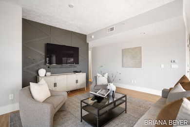 14-web-or-mls-335-bridge-st-nw-907