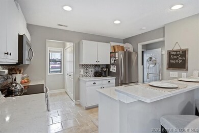 Kitchen with island is a great layout!