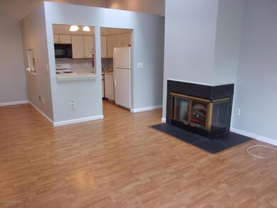 44 Players Cir unit F2, Tinton Falls, NJ 07724 - photo 4