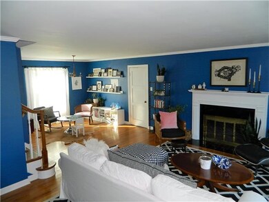 6302 Robin Hood Dr, Shawnee, KS 66203 - photo 2