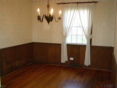 39 W Bayberry Rd, Glenmont, NY 12077 - photo 5