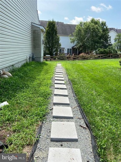 12173 Emory Falls Ct, Bristow, VA 20136 - photo 3