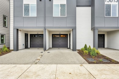 15613 Admiralty Way unit B2, Lynnwood, WA 98087 - photo 2