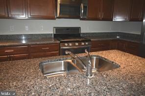 2992 Rittenhouse Cir unit 21, Fairfax, VA 22031 - photo 3