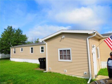 104 E Monroe Cir, Jefferson, OH 44047 - photo 2