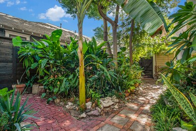 737 E 18th St, Houston, TX 77008 - photo 6