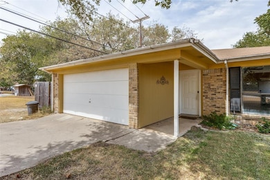 8108 Whitney Dr, Fort Worth, TX 76108 - photo 2