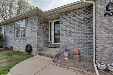 228 Shady Acres Cir, Nixa, MO 65714 - photo 3