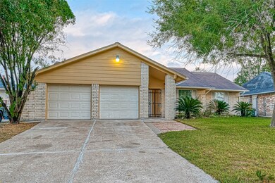 1046 Shady Trail Ln, Houston, TX 77038 - photo 3