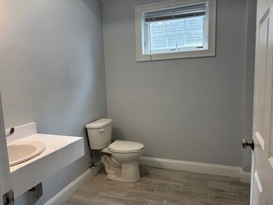 22 Everett St unit B, Woburn, MA 01801 - photo 6