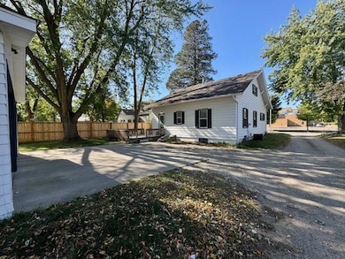 1304 7th Ave, Worthington, MN 56187 - photo 4