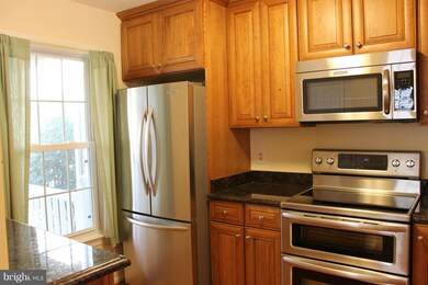 12837 Mill Brook Ct, Woodbridge, VA 22192 - photo 2