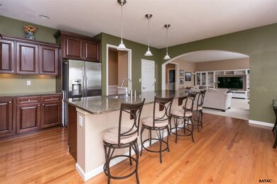 Great foodie kitchen with huge island