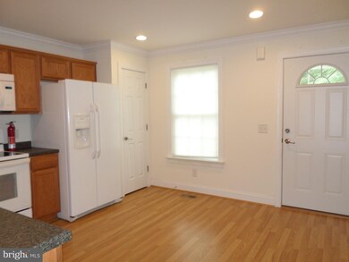 854 Lakeview Dr, Colonial Beach, VA 22443 - photo 2