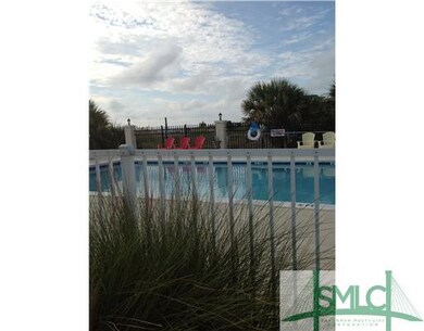 Swimming Pool/Hot Tub/Sauna. Community Pool