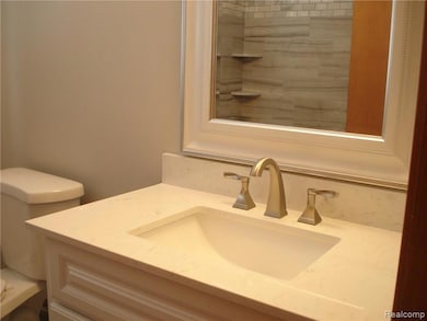 1645 Treeside Dr, Rochester Hills, MI 48307 - photo 6