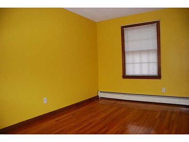 Bedroom. Hardwood floor