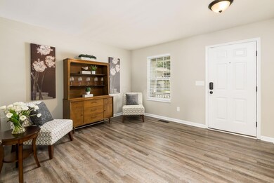 LIVING ROOM/FLEX ROOM