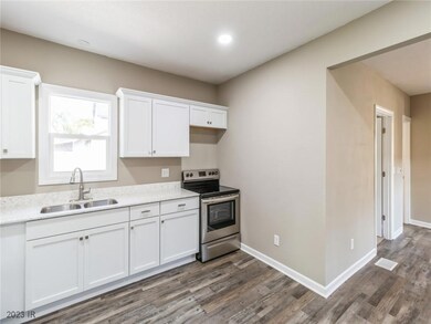 2521 Logan Ave, Des Moines, IA 50317 - photo 7