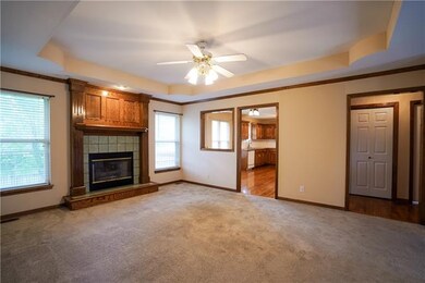 1609 Tyler Dr, Raymore, MO 64083 - photo 4