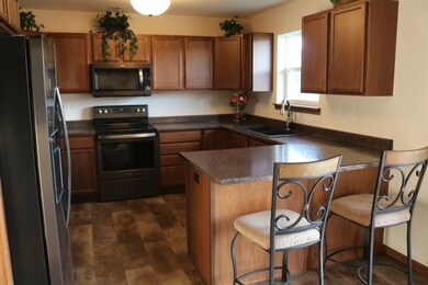 1611 Bobcat Dr NW, Cedar Rapids, IA 52405 - photo 2