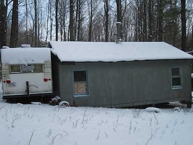 Exterior Back Campers Can Stay or Go w/ Property