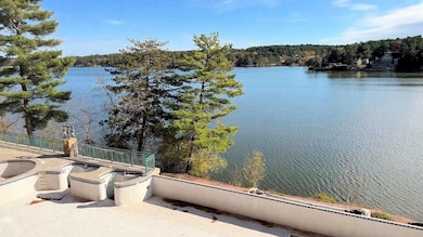 350 E Hiawatha Dr unit 212, Wisconsin Dells, WI 53965 - photo 2