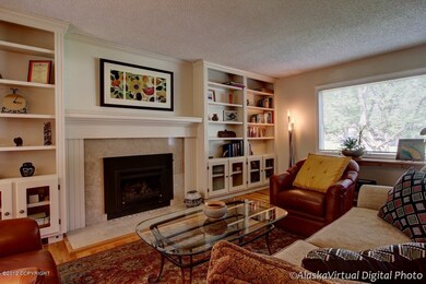 Custom Built-in Shelving