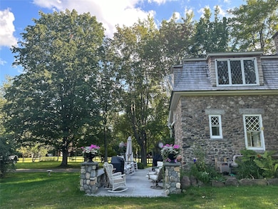 704 Hillside Ave, Berlin, NH 03570 - photo 3