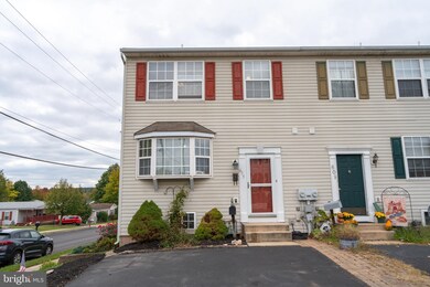605 Jefferson St, Red Hill, PA 18076 - photo 2