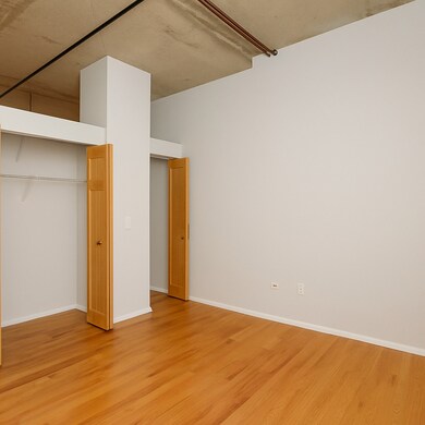 unlisted-address, Chicago, IL 60607 - photo 4