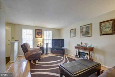 13935 Winding Ridge Ln, Centreville, VA 20121 - photo 3