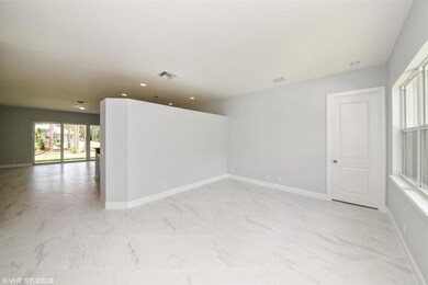 02_1656977thlanen_84_Entryway_HiRes