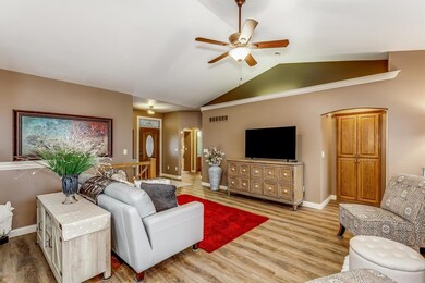 8211 W Havenhurst Cir, Wichita, KS 67205 - photo 5