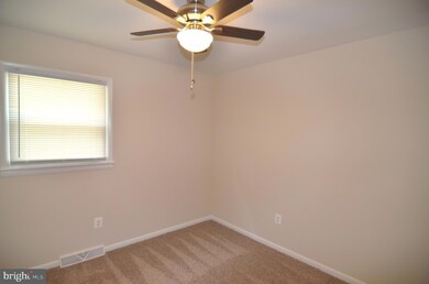 8505 Billingsley Rd, White Plains, MD 20695 - photo 7