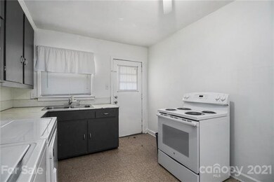 3417 Kitchen