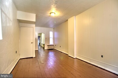 621 Moss St, Reading, PA 19604 - photo 2