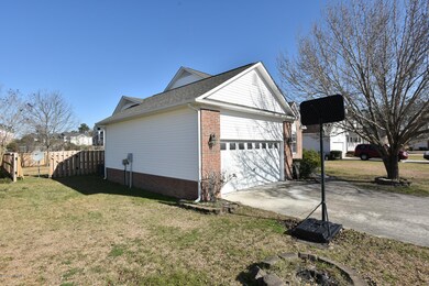 303 Richmond Dr, Jacksonville, NC 28540 - photo 3